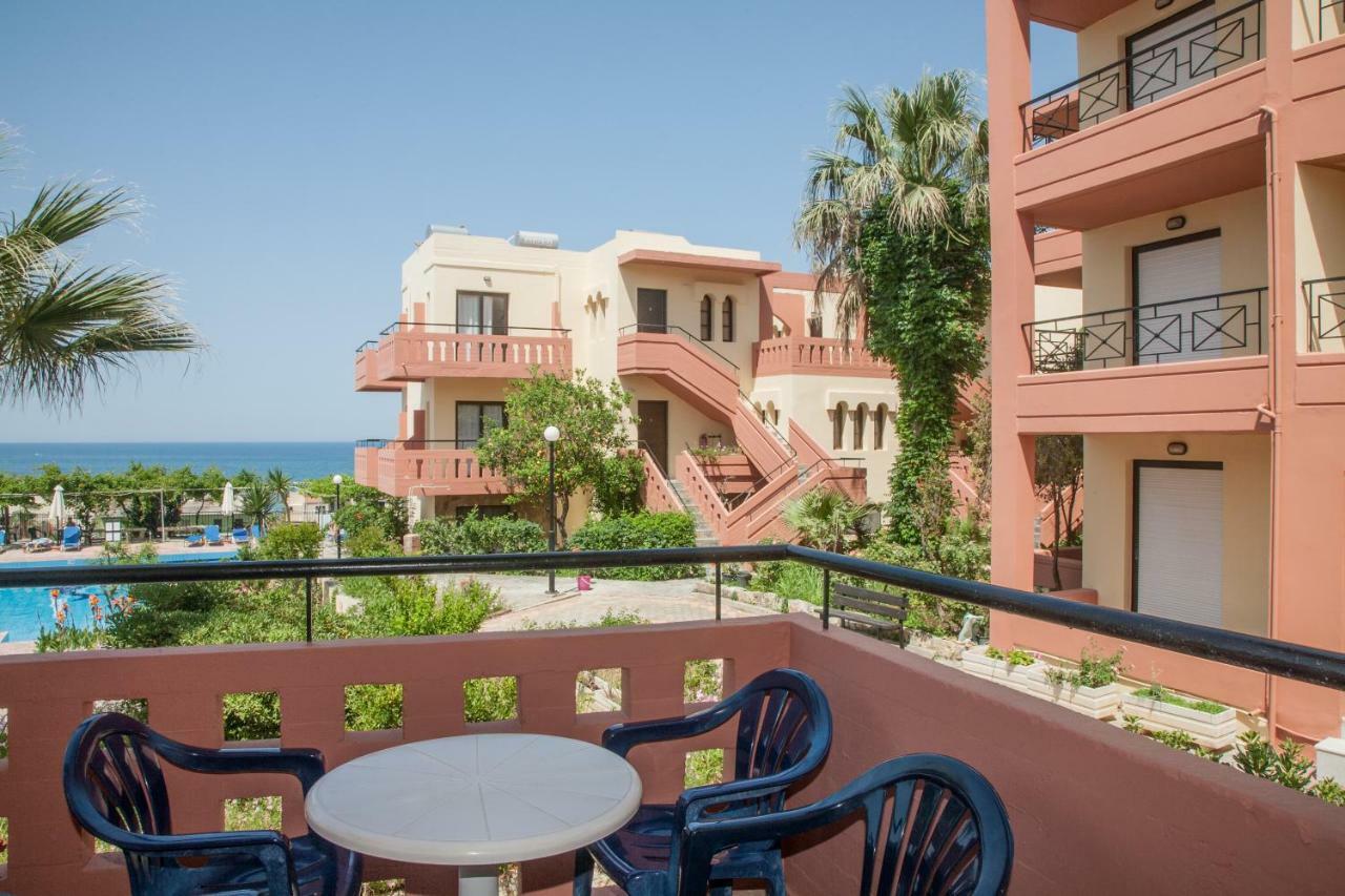 Ekavi 2* Agia Marina