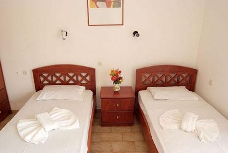 Ekavi Aparthotel