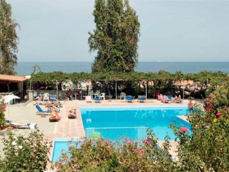 Ekavi Aparthotel Agia Marina (Crete)