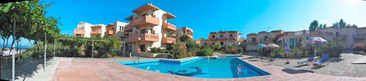 Ekavi Aparthotel 2*