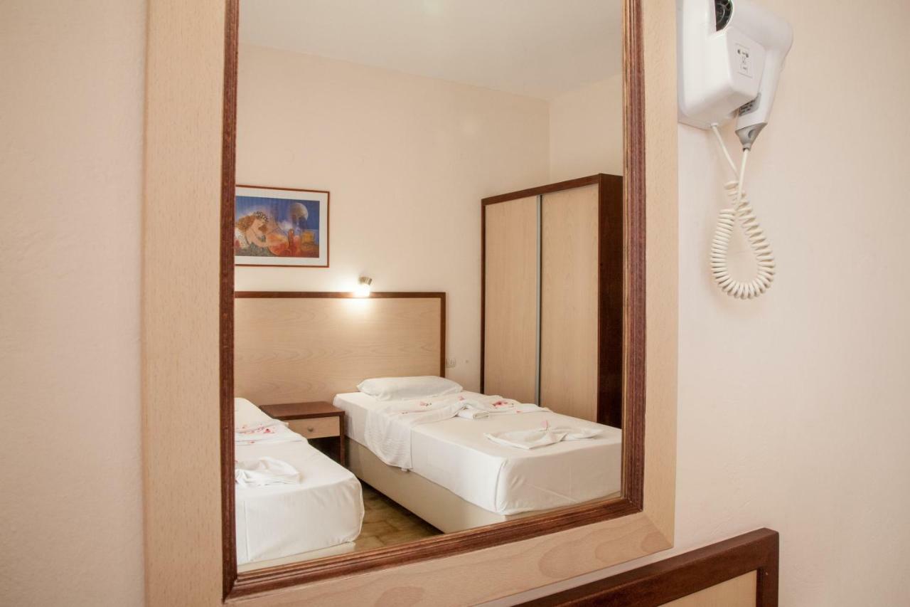Ekavi Aparthotel Agia Marina (Crete)