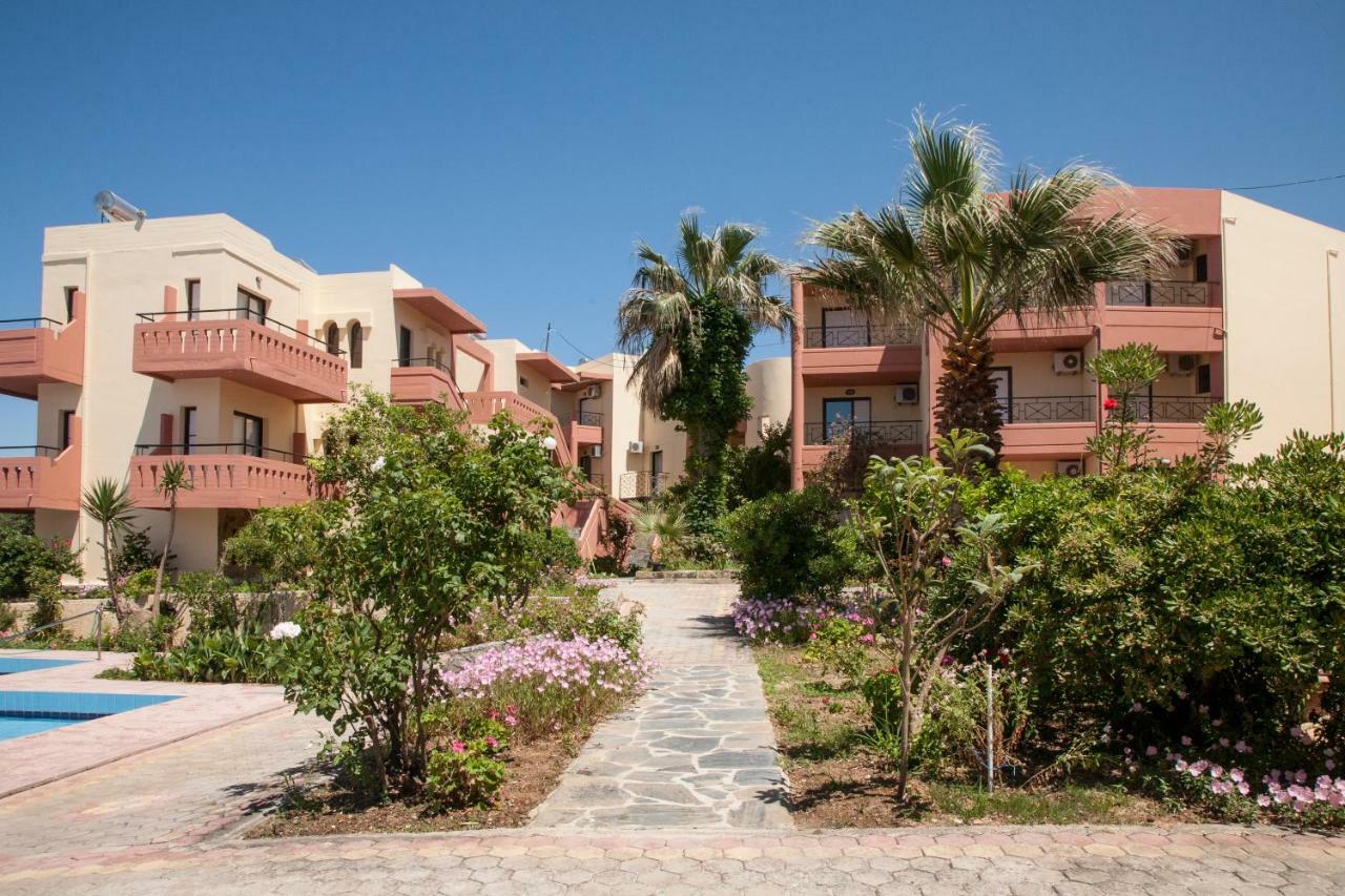 Ekavi 2* Agia Marina (Crete)