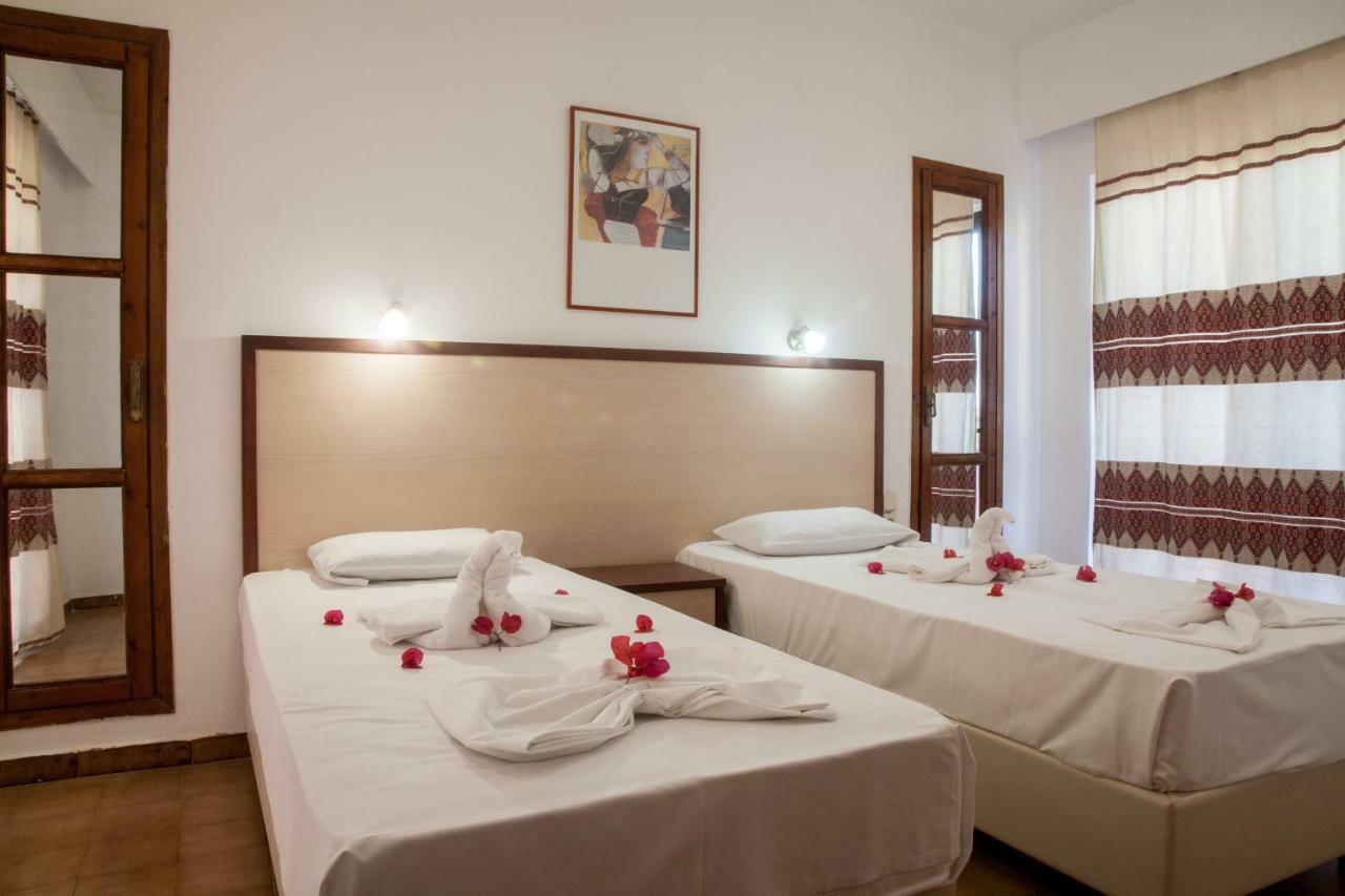 Aparthotel Ekavi 2*
