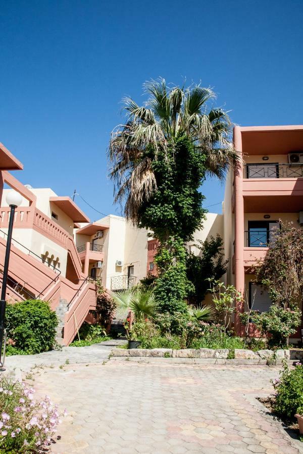 Aparthotel Ekavi 2*